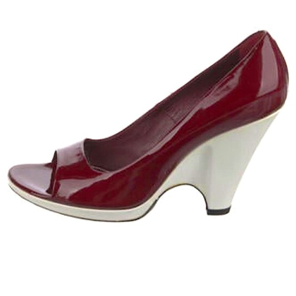 Marc Jacobs Patent Leather Peep-Toe Platform Wedge Heels / Shoes - Picture 5 of 16